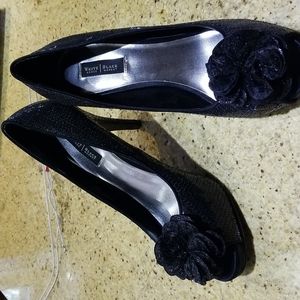 White House Black Market Ladies Shoes Size 8 1/2 Black Sequin Heels